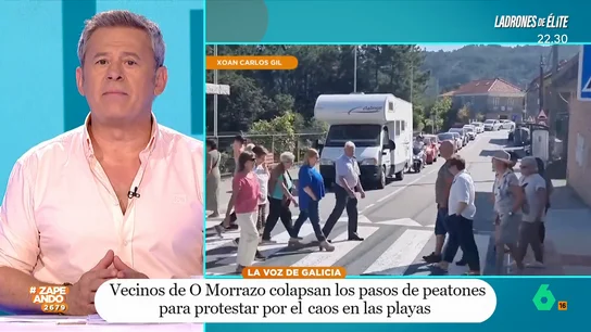 Unos vecinos utilizan una original manera para protestar contra el turismo: cruzar un paso de cebra sin parar Los vecinos de Cangas do Morrazo están hartos del exceso de turismo en su localidad y de que los turistas aparquen donde les de la gana por eso decidieron pasar a la acción de una manera muy efectiva.