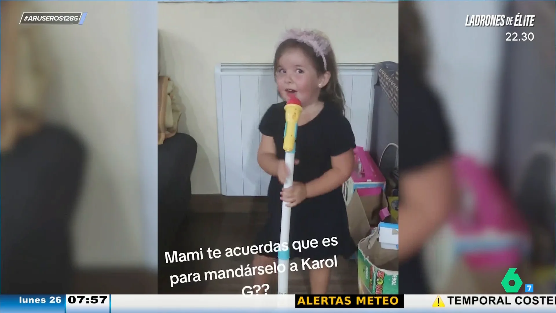 "Mami, ¿te acuerdas de que es para mandarla a Karol G?": el tierno vídeo viral de una pequeña cantando por 'La Bichota'