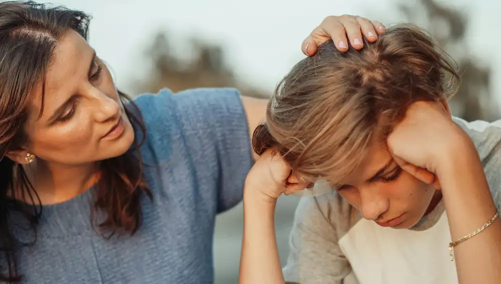 Madre e hijo adolescente Madre e hijo adolescente