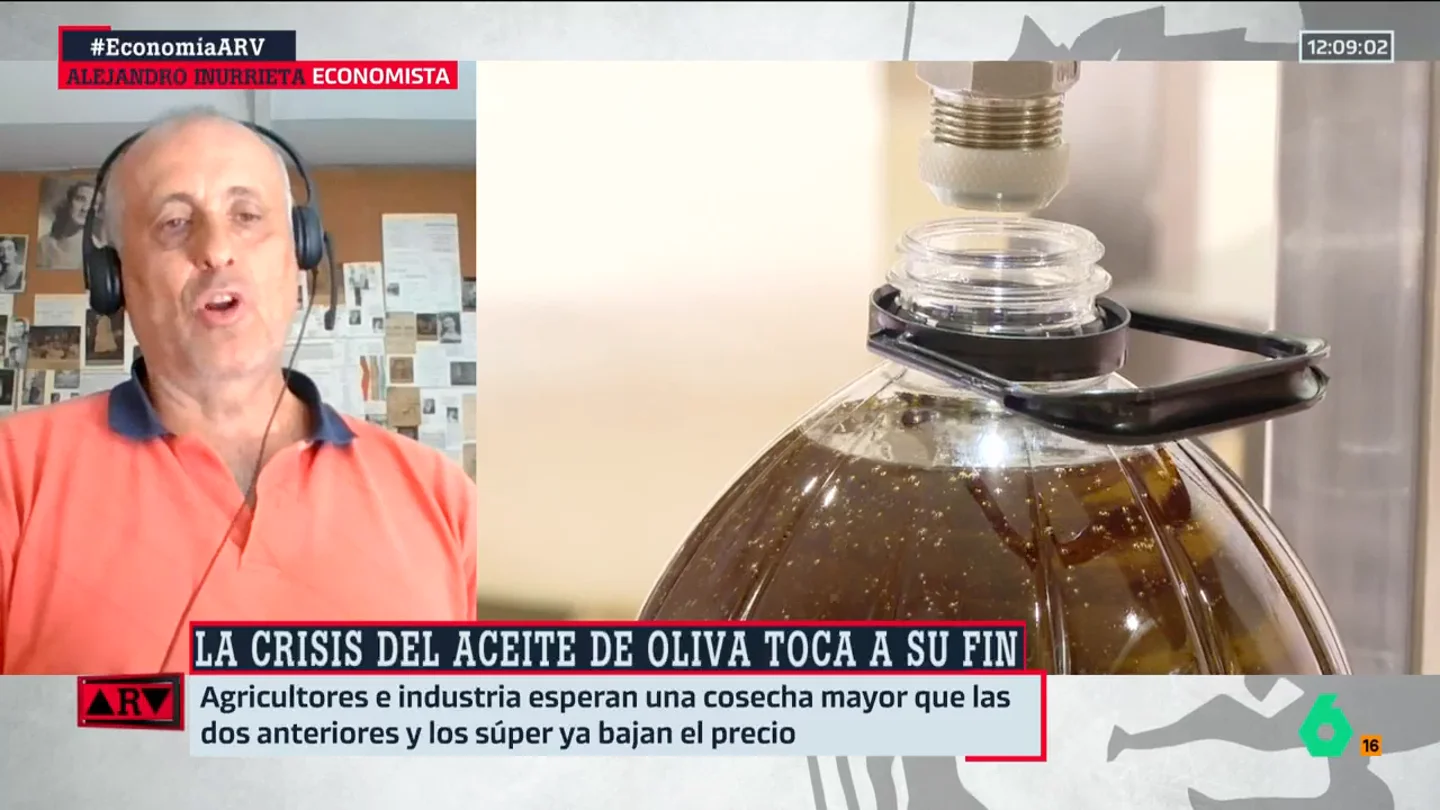 El economista Alejandro Inurrieta explica cómo van a bajar los precios del aceite de oliva tras conocer que la producción se "duplicará" El economista Alejandro Inurrieta explica cómo van a bajar los precios del aceite de oliva tras conocer que la producción se "duplicará"