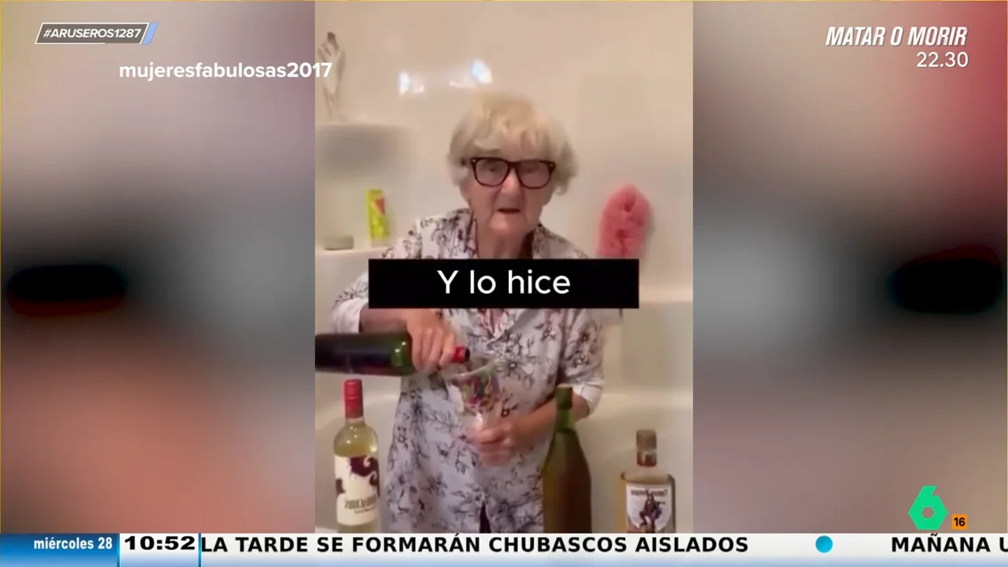 Un médico le sugiere a una anciana por su edad poner una barra de apoyo en su baño y lo hace "a su manera" Un médico le sugiere a una anciana por su edad poner una barra de apoyo en su baño y lo hace "a su manera"