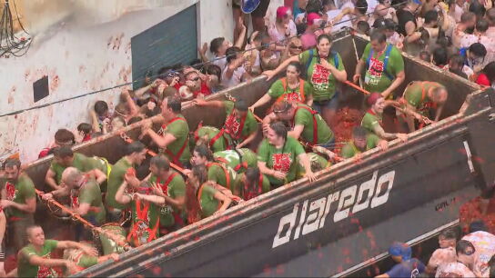 Arranca la Tomatina 2024 en Bu&ntilde;ol (Valencia)