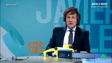 'Javier Milei' responde a Wyoming: "Sólo por ir despeluchado y gritando con una motosierra ya te llaman alterado"