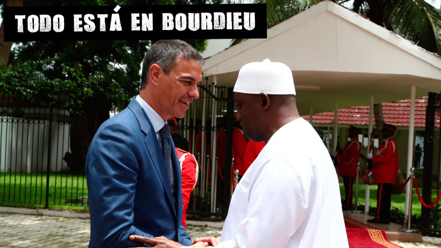 El presidente del Gobierno, Pedro S&aacute;nchez, es recibido por el presidente de Gambia, Adama Barrow