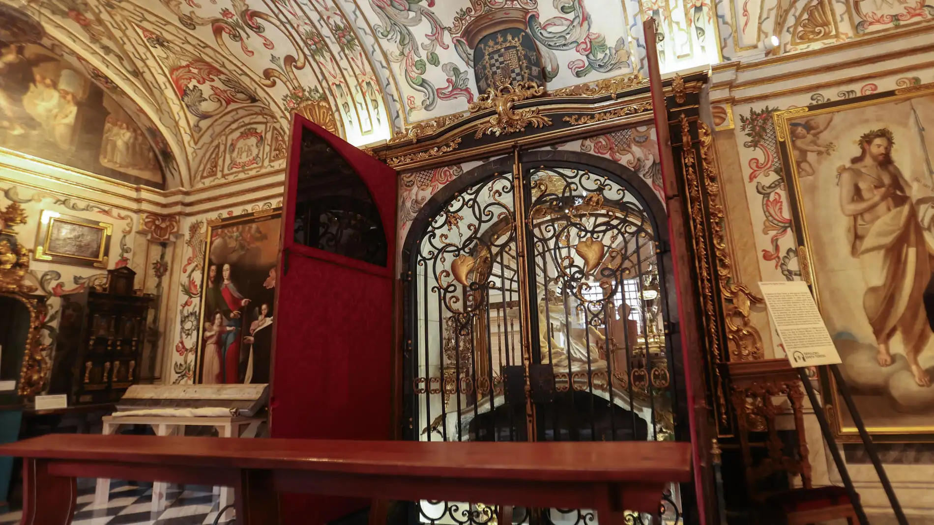 Sepulcro de Santa Teresa Sepulcro de Santa Teresa