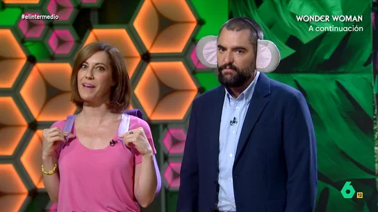 'Dora la conservadora' desvela que "Freddie Mercury se puso bigote porque se lo vio a Aznar" 'Dora' y el 'mono Botas' hablaron sobre las polémicas entornos a las celebraciones del Orgullo que tuvieron lugar en Madrid, Valencia y Cáceres.