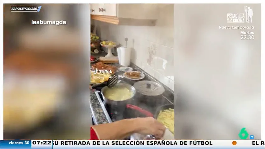 Una abuela gallega orgullosa de sus 6 nietos sorprende enseñando el enorme menú "para pocos": "¿Creéis que nos llegara?"