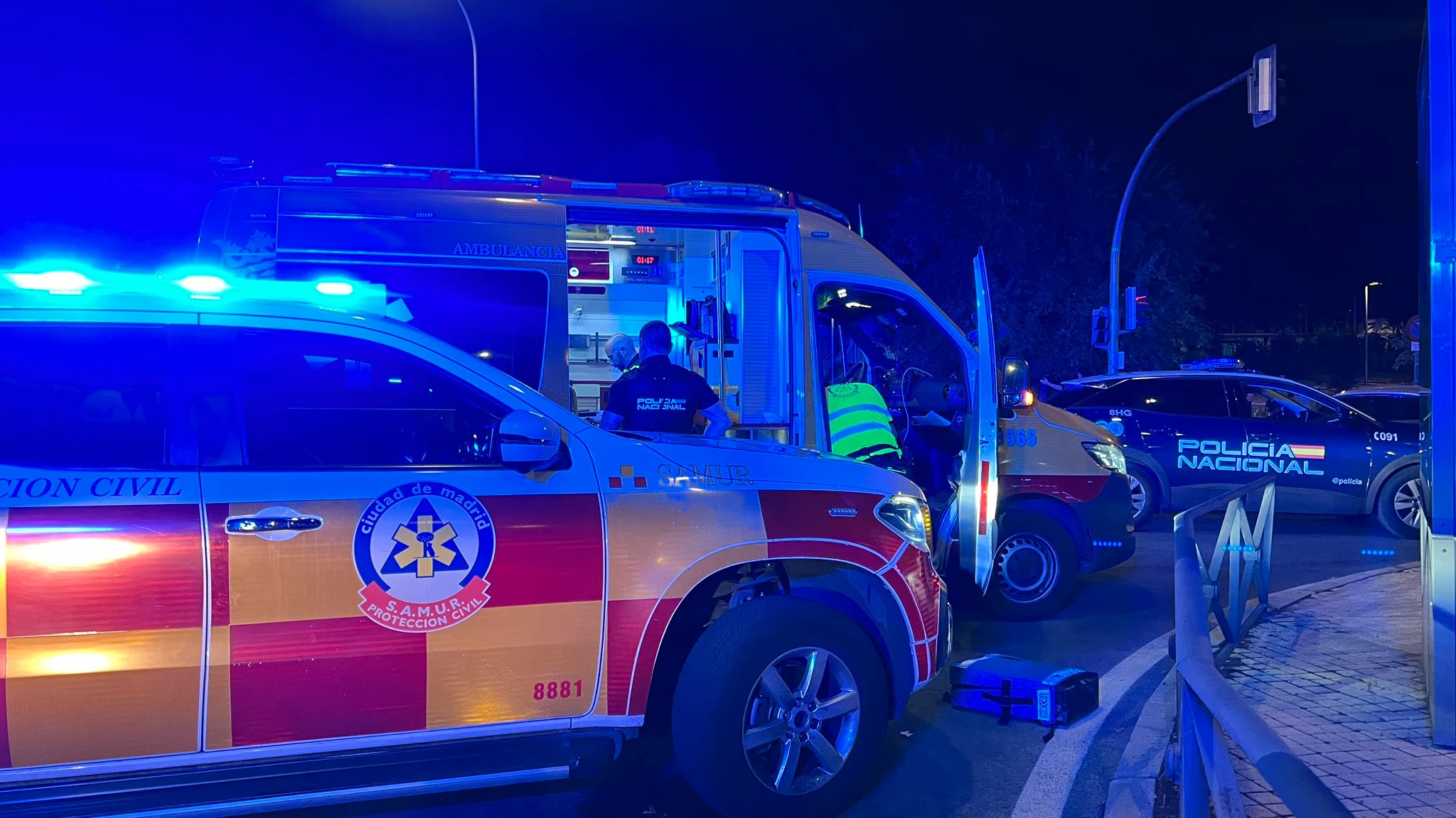 Policías y sanitarios en actúan tras una reyerta múltiple en Vicálvaro, Madrid