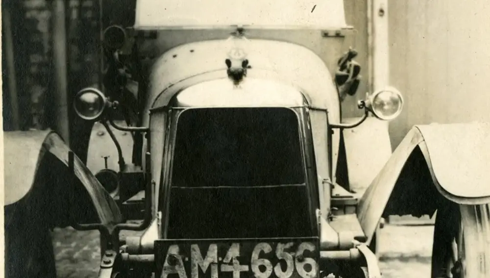 Una de las pocas imágenes que sobreviven del Coal Scuttle Una de las pocas imágenes que sobreviven del Coal Scuttle