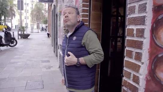 Chicote llega a Nicasso y el único que le recibe es Julio Iglesias: "Lo de Nicasso debe de ser porque no te hacen ni caso" Chicote llega a Nicasso y el único que le recibe es Julio Iglesias: "Lo de Nicasso debe de ser porque no te hacen ni caso"