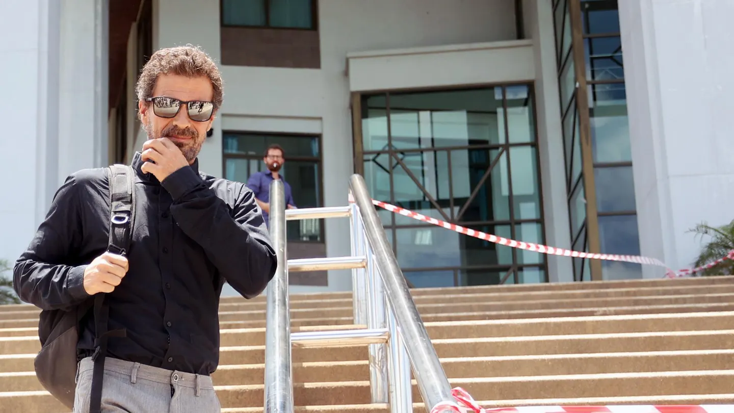 El actor español Rodolfo Sancho abandona el Tribunal provincial de Samui después de que su hijo Daniel Sancho fuera condenado a cadena perpetua, este jueves. El actor español Rodolfo Sancho abandona el Tribunal provincial de Samui después de que su hijo Daniel Sancho fuera condenado a cadena perpetua, este jueves.