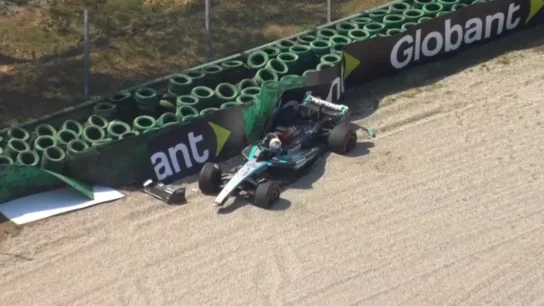 Durísimo accidente de Andrea Kimi Antonelli en su debut en Fórmula 1 con Mercedes Durísimo accidente de Andrea Kimi Antonelli en su debut en Fórmula 1 con Mercedes