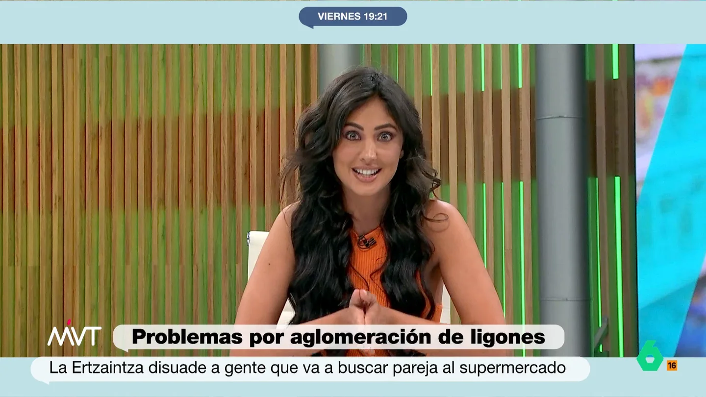 María Lamela, sobre la nueva moda de ligar en Mercadona: "A este paso España podría llamarse 'Espiña'" Un Mercadona de Bilbao se vio sorprendido durante la hora de ligoteo por una aglomeración excesiva de personas que provoco que se superara el aforo del establecimiento.