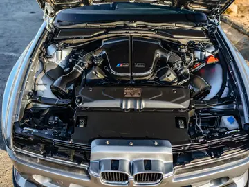 Equipa el motor del BMW M5 V10 aunque con más cilindrada Equipa el motor del BMW M5 V10 aunque con más cilindrada