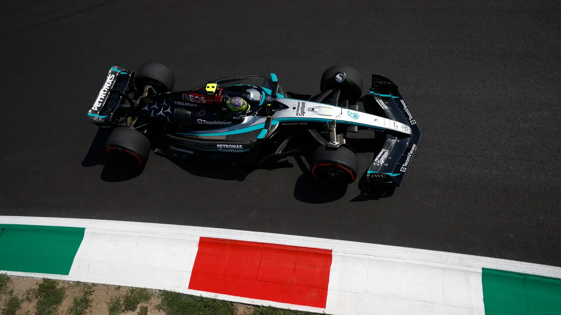 Lewis Hamilton lidera un viernes en Monza con Red Bull en apuros Lewis Hamilton lidera un viernes en Monza con Red Bull en apuros