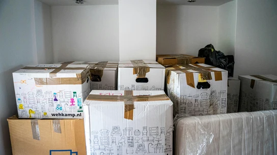 Cajas de mudanza en una casa. El cambio de domicilio es uno de los casos en los que se puede pedir un permiso remunardo. Cajas de mudanza en una casa. El cambio de domicilio es uno de los casos en los que se puede pedir un permiso remunardo.