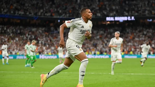Kylian Mbappé celebra el primer gol ante el Betis Kylian Mbappé celebra el primer gol ante el Betis