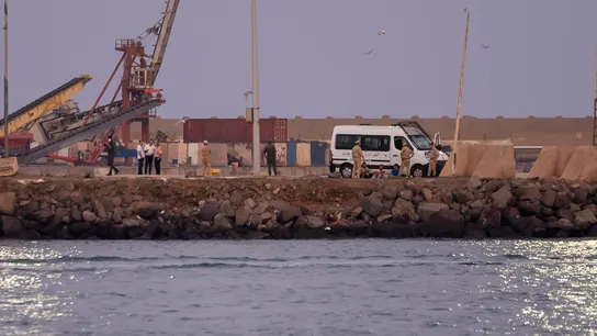 Momento en el que evitan la entrada de los migrantes Momento en el que evitan la entrada de los migrantes