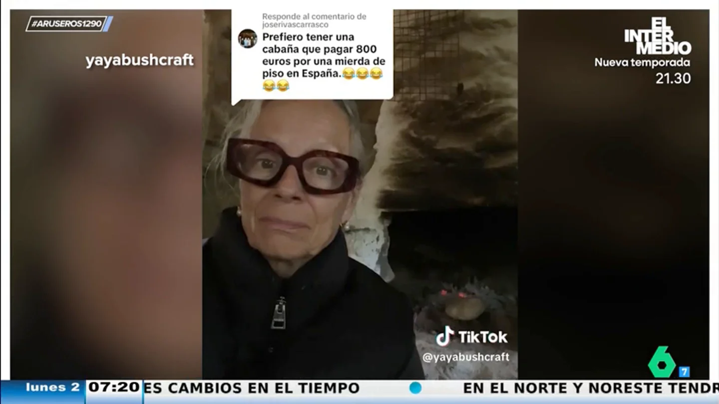 Una mujer decide construir una cabaña tras negarse a pagar 500 euros de alquiler: "Es un robo a mano armada" Una mujer decide construir una cabaña tras negarse a pagar 500 euros de alquiler: "Es un robo a mano armada"