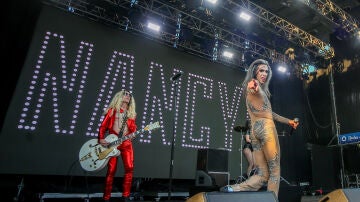 El cantante Mario Vaquerizo, durante un concierto de las Nancys Rubias previo al de Fangoria en el festival Noches del Botánico, a 15 de julio de 2021, en Madrid (España). 