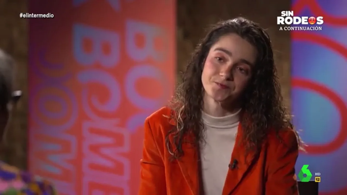 Descubre quién es Inés Rodríguez, la nueva colaboradora de El Intermedio La joven tinerfeña se estrena en El Intermedio como colaboradora. Inés utiliza el humor para hablar sobre su parálisis cerebra