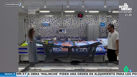 Malú se enamora en Mercadona: así choca su carro con el de Prince Royce en el Mercadona (con piña boca abajo incluida) Malú se enamora en Mercadona: así choca su carro con el de Prince Royce en el Mercadona (con piña boca abajo incluida)