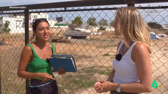 Una joven, a Andrea Ropero sobre el problema de la vivienda en Ibiza: "Te quitan hasta el techo que pagas" Ana Loaiza es una joven que se trasladó a Ibiza para trabajar en hostelería y, debido al elevado coste de la vivienda, terminó viviendo un barco varado en un terreno por el que pagaba 600 euros.