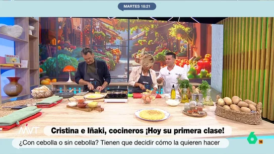 Iñaki cortando patatas Iñaki cortando patatas