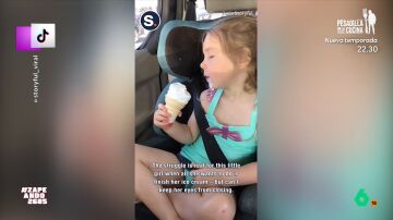 Una niña conquista las redes sociales comiendo un helado mientras duerme