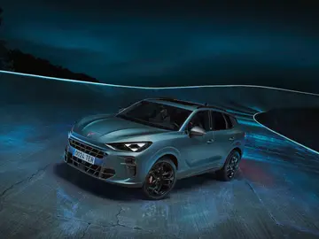 No solo es un SUV deportivo con hasta 272 CV y 630 l de maletero, sino también un SUV con el que no gastarás una gota de gasolina durante más 100 km No solo es un SUV deportivo con hasta 272 CV y 630 l de maletero, sino también un SUV con el que no gastarás una gota de gasolina durante más 100 km