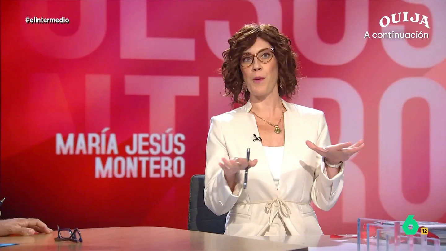 El ritual de 'María Jesús Montero' con una pata de conejo para proteger los Presupuestos La 'vicepresidenta' visita El Intermedio para explicar en qué consiste la financiación singular de Cataluña y, además, desvelar cómo va a conseguir que se aprueben las cuentas públicas. Descúbrelo en el vídeo principal.