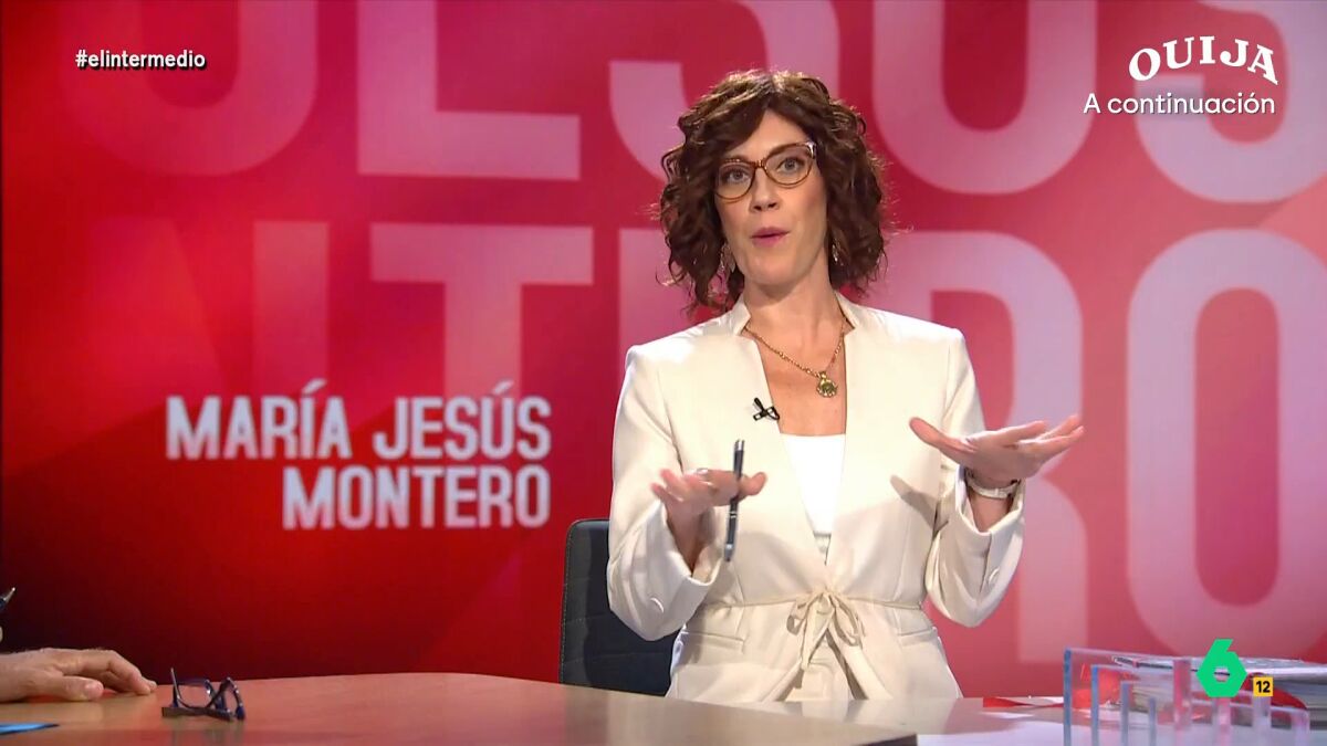 El ritual de 'María Jesús Montero' con una pata de conejo para proteger los  Presupuestos