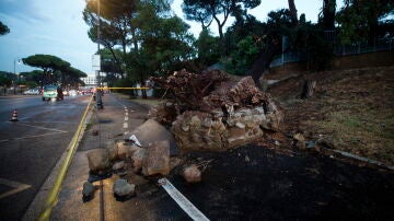 Una tormenta en Roma destroza parte del Arco de Constantino