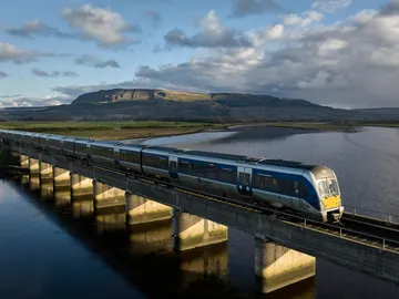 Puente sobre el río Roe, cerca de Londonderry  Puente sobre el río Roe, cerca de Londonderry