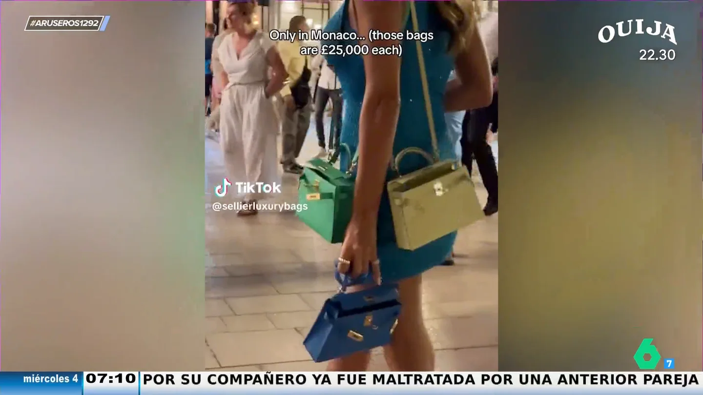 Así es la nueva moda de llevar tres bolsos Hermès a la vez: "Cada uno vale 25.000 dólares" Así es la nueva moda de llevar tres bolsos Hermès a la vez: "Cada uno vale 25.000 dólares"