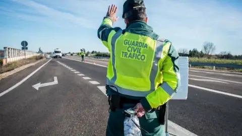 Control de la Guardia Civil de Tráfico Control de la Guardia Civil de Tráfico