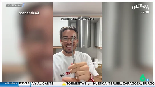 Un tiktoker muestra la extraña cubertería de su casa: "Cuando te toca esta cuchara, te levantas y coges una normal" Un tiktoker muestra la extraña cubertería de su casa: "Cuando te toca esta cuchara, te levantas y coges una normal"