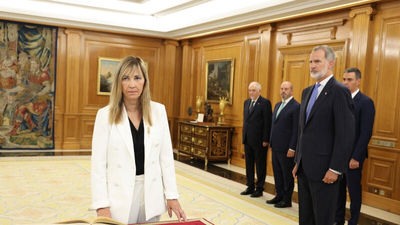 Isabel Perelló jura su nuevo cargo ante el Rey Felipe VI