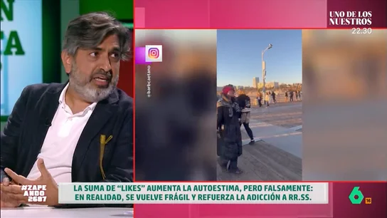 Un psicólogo habla de la "química" detrás de la adicción a las redes El psicólogo Arun Mansukhani analiza en Zapeando la adicción a las redes sociales y el narcisismo digital y explica los procesos químicos que se producen en el cerebro y que están detrás de la obsesión por los 'likes'.