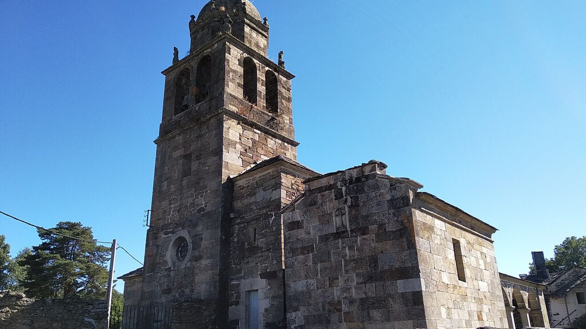 Descubre la Iglesia de Santo Tomás Apóstol, conocida como La Capilla Sixtina sanabresa