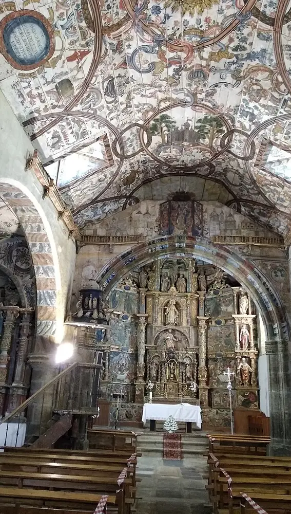 Interior de la Iglesia de Santo Tomás Apóstol Interior de la Iglesia de Santo Tomás Apóstol