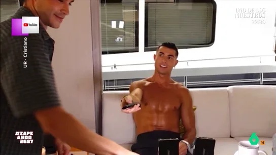 "¿Cómo sabe Cristiano Ronaldo si esta guapo o no?": CR7 lo 'muestra' en su canal de Youtube El futbolista ha compartido en su perfil varios vídeos caseros grabados por su pareja, Georgina Rodríguez, en el que muestra su día a día.