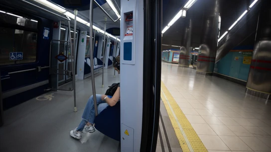 Anden de la línea 7 en la Estación de San Fernando, a 8 de julio de 2024, en San Fernando de Henares, Madrid (España). Anden de la línea 7 en la Estación de San Fernando, a 8 de julio de 2024, en San Fernando de Henares, Madrid (España).