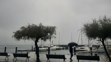 Vista de la lluvia caída ayer jueves en Santander. 