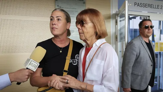 Gisèle Pelicot y su hija Caroline Darian Gisèle Pelicot y su hija Caroline Darian