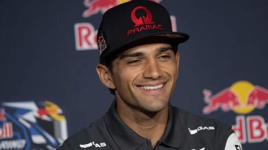 Jorge Martín, sonriente Jorge Martín, sonriente