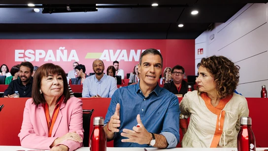 Cristina Narbona, Pedro Sánchez y María Jesús Montero, en el Comité Federal del PSOE este sábado Cristina Narbona, Pedro Sánchez y María Jesús Montero, en el Comité Federal del PSOE este sábado