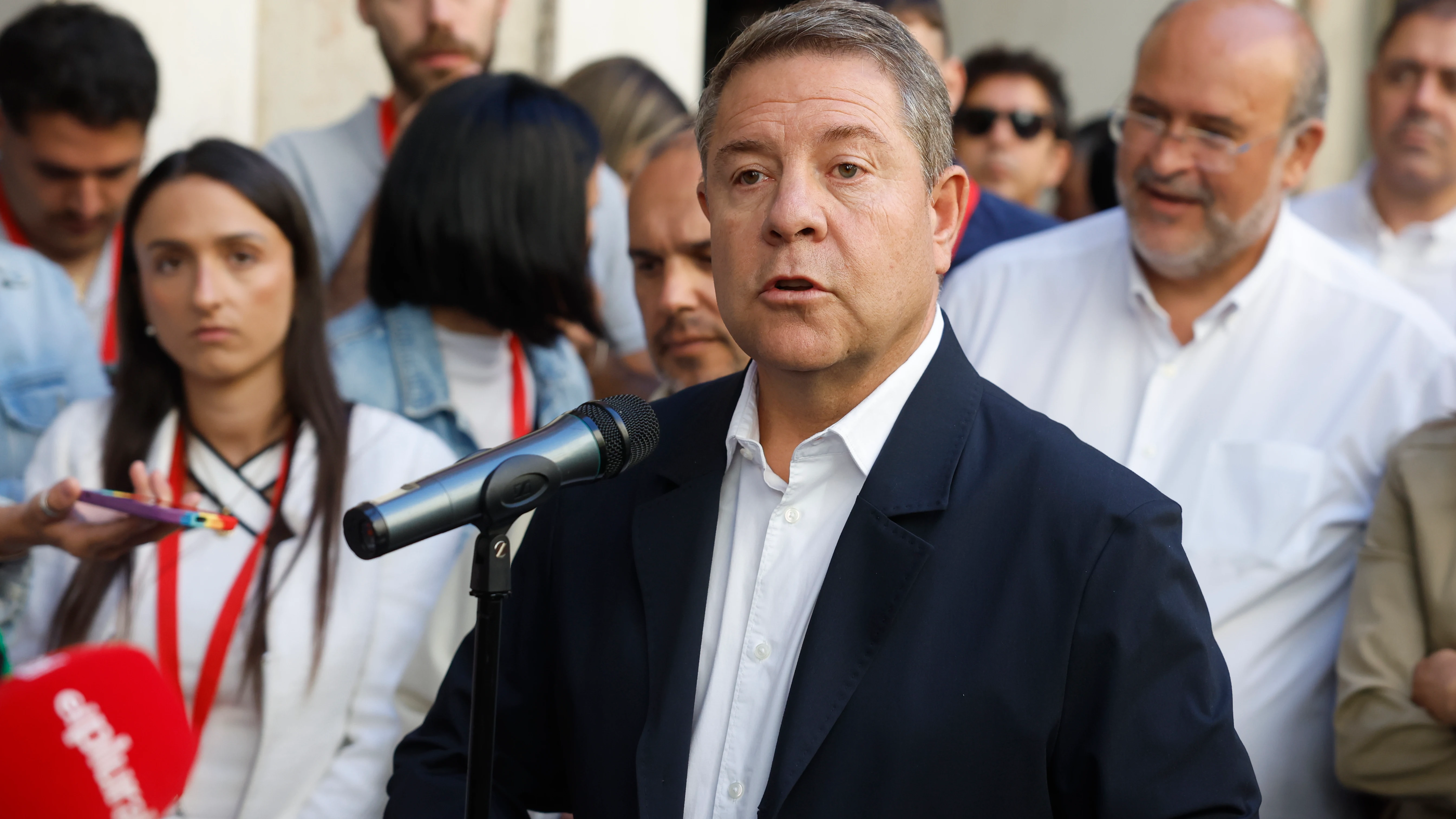 El presidente de Castilla-La Mancha, Emiliano García-Page, a su llegada al Comité Federal de su partido este sábado en Madrid. 