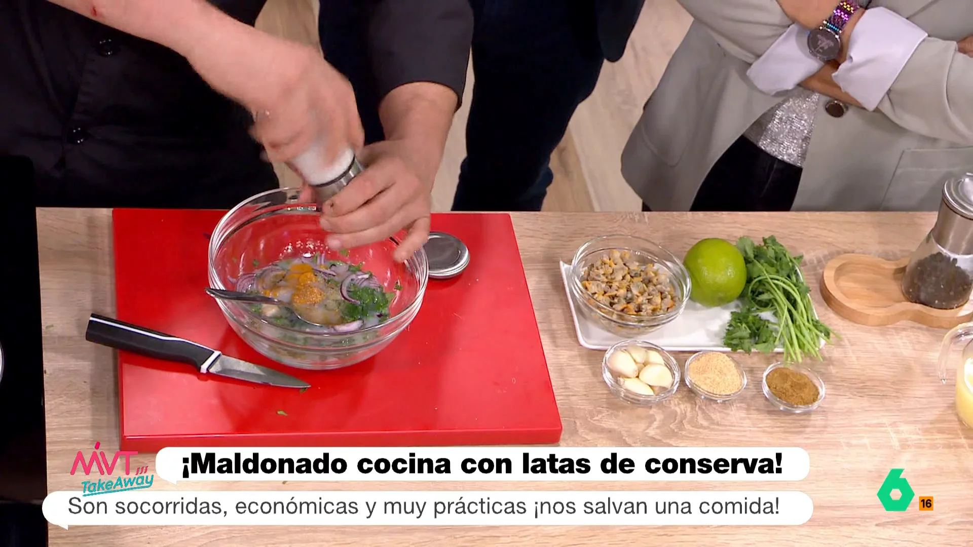 Descubre cómo cocinar un ceviche de berberechos de la mano de Carlos Maldonado