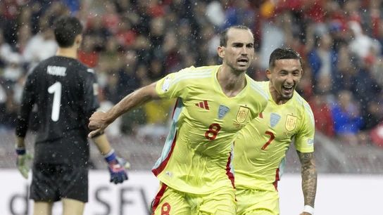 Fabián celebra un gol con España Fabián celebra un gol con España